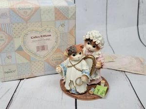 Enesco Calico Kittens 178454 "Te has ganado tus alas" [Mamá alas de ángel dobles] - Imagen 1 de 6