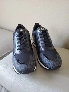 Women Michael Kors Sneakers Wilma Trainer Size 9M Black And White - Picture 1 of 8