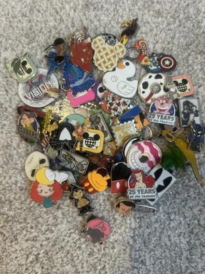 DISNEY TRADING PIN Lot Of 10 Hidden Mickeys Plus Many Other Highly Desirable - Image 1 of 4