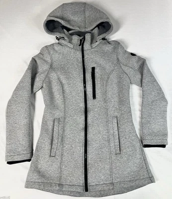 Женская куртка с капюшоном ANDREW MARC на молнии со съемным капюшоном серая для подводного плавания размер S - Изображение 1 из 4