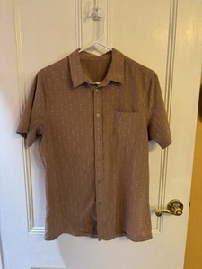 Vuori Stretch Button Down Wheat Arrows Mens Size Medium Stretch Modern - Picture 1 of 6