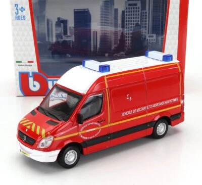 MODELLINO FURGONE STATICO BURAGO MERCEDES BENZ SPRINTER AMBULANZA POMPIERI 1/50 - Immagine 1 di 4
