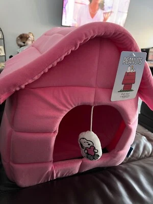 New Peanuts Snoopy 18 x 14 x16  Pink Berkshire Cat Dog Pet Valentine Bed Hut - Image 1 of 4
