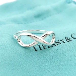 Anillo Tiffany & Co. Plata Esterlina Figura 8 Firma Banda Infinita Talla 7 - Imagen 1 de 7