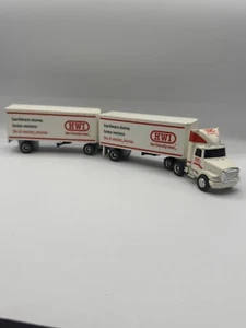 1992 Ertl Cab With PUP Trailers HWI The Friendly Ones Die-Cast 1:64 - Picture 1 of 14