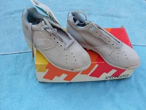 New Cycling Shoes Specialized size US 6 3601 owners Manual - Zdjęcie 1 z 12