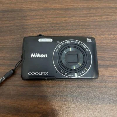 Nikon COOLPIX A300,8x,2.7,20MP,Black Excellent -90%NEW - Image 1 of 4