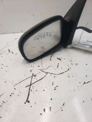 Used Right Door Mirror fits: 2002 Chevrolet Cavalier Manual R. 4 Dr Right Grade - Image 1 of 4