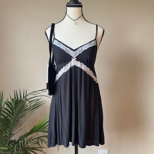 UNDERCOVER Abito slip babydoll Victoria’s Secret bianco e nero con fiocco rosa piccolo