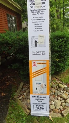 "Puerta de patio ideal para mascotas ajuste medio altura 77 5/8 a 80 3/8 7"" x 11-1/4"" plateada" Foto 1 de 4