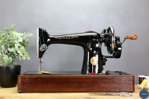 Stunning 1948 Vintage Singer 201K Hand Crank Sewing Machine + Original Case - Picture 1 of 14