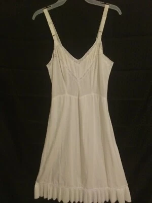 Vtg. 1930s Miss Elaine Sz.34  Blendaire accordian pleated full length slip White - Image 1 of 4