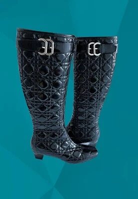 CHRISTIAN DIOR BLACK PATENT LEATHER   BOOTS👢ITALY-SIDE ZIP KNEE HEIGHT 36/6 - Image 1 of 4