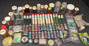 Variedad de suministros de artesanía con brillo y lentejuelas - Imagen 1 de 6