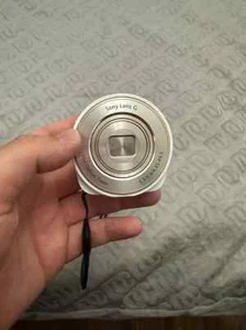 Sony Cyber-shot DSC-QX10 Lens Style Camera White Digital Camera 90%new - Picture 1 of 4