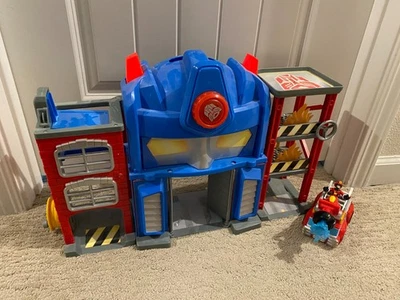 Transformer Rescue Bots Estación de Bomberos Optimus Prime/Luces y Sonidos/Baterías Nuevas Foto 1 de 2