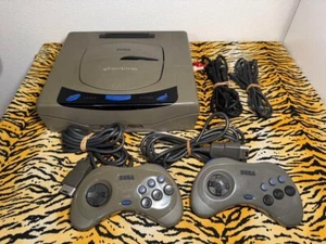 Consola Sega Saturn Gris HST-0004 con 2 mandos Versión Japonesa Probada JP - Imagen 1 de 9