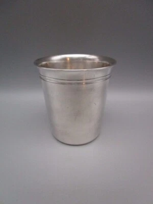 Timbale ancienne en métal argenté - Photo 1/4