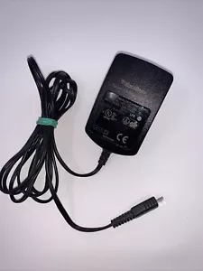 Genuine Blackberry PSM04R-050CHW1(M) AC Power Supply Adapter Phone Charger - Picture 1 of 4
