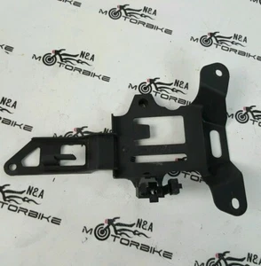 YAMAHA R1 4C8 1000 2008 UNDERTRAY INFILL PLASTIC / BREAKING/ PARTS/ OE - Picture 1 of 3