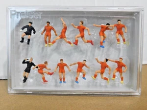 Preiser 10761 HO 1/87 SoccerTeam w/ Referee, and Ball Figure Set NIB Read - Picture 1 of 5