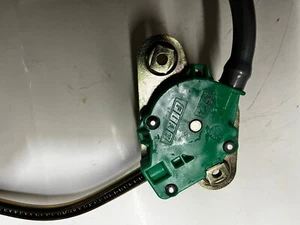 ALZACRISTALLO MANUALE POSTERIORE DX FIAT UNO ORIGINALE 7602196 - Imagen 1 de 4