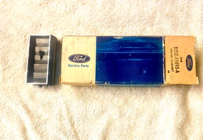 Galaxie 1972 a 76, Thunderbird Dash ventilación de aire acondicionado - Nuevo de Lote Antiguo Estado Foto 1 de 4