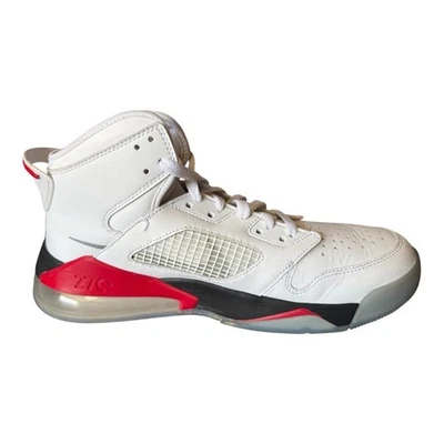 Nike Air Jordan Mars 270 Blanco Rojo Fuego CD7070-100 Hombres Talla 10 Foto 1 de 4
