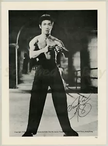 Revista de colección Hong Kong JKD Club BP5-08 facsímil firmada foto de Bruce Lee P8 - Imagen 1 de 3