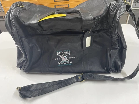 San Jose Sharks 2001 10th Ann. Toppers Leather Travel Bag 24" x 13" x 12" Rare! Cover