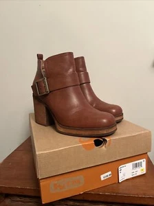 Korks Kari Booties Women Block Heeled Square Toe Boots Sz 8.5 EUC - Picture 1 of 6