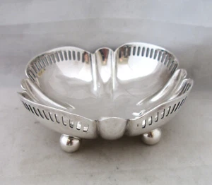 VINTAGE MAPPIN & WEBB SILVER PLATED BON BON DISH ON 4 BALL FEET, PIERCED RIM - Picture 1 of 11