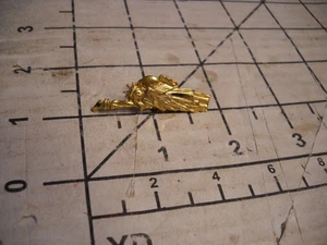 Statue of Liberty Goldtone Souvenir Pin. - Picture 1 of 3