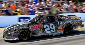 2002 Action #29 Kevin Harvick GM GOODWRENCH SERVICE/ET Clear Stock Car 1:24... - Picture 1 of 5