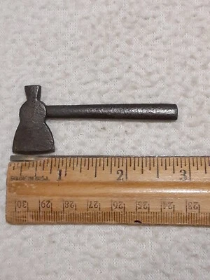 Abridor de caja de cigarros vintage mini juguete hacha de carpintero hacha martillo de caramelo Foto 1 de 3