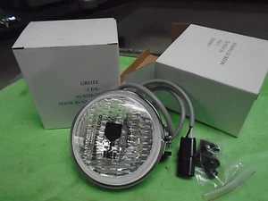 grote 24 volt 65 watt work lights 1 pair heavy equipment - Foto 1 di 2