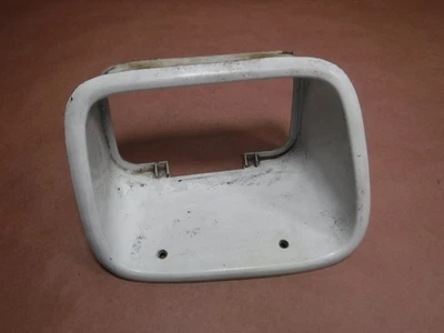 Bisel de embellecedor de faros laterales de pasajero derecho Jeep Wrangler YJ 91-94 RENEGADE 100059 Foto 1 de 4