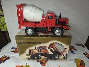 Vintage Daisy/Matic No. 61 Cement Mixer Truck With Box - Imagen 1 de 9