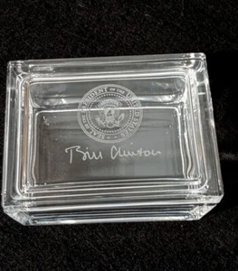 President Bill Clinton Etched Crystal Lidded Box w Signature & Presidential Seal - Picture 1 of 6