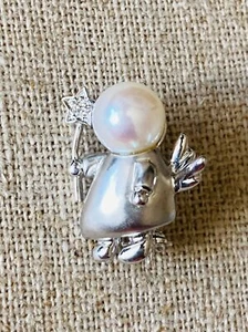 14k solid white gold diamond Akoya pearl angel brooch - Picture 1 of 6