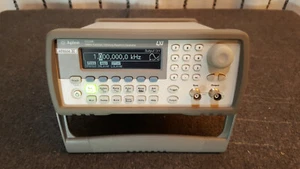 AGILENT KEYSIGHT 33220A LXI - S/N MY44031877 - Bild 1 von 4