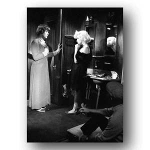 Foto de Marilyn Monroe y Tony Curtis en Drag on Some Like It Hot Set 1959 Vi 5x7 - Imagen 1 de 1