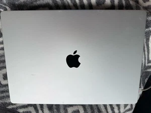 Apple MacBook Pro 16” M1 Pro | 16GB RAM | 512GB SSD | Silber | 87% Akku - Bild 1 von 4