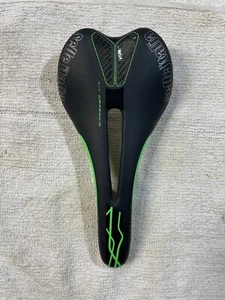 New Selle Italia SLR Kit Carbonio Carbon Saddle Black Green 130mm x 275mm - Picture 1 of 5