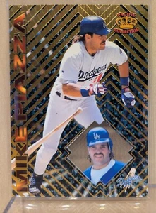 Pacific Crown 1997 prisma dorado #115 Mike Piazza Dodgers patio rara ventana de acetato - Imagen 1 de 2