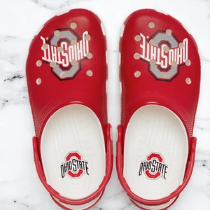 Crocs Ohio State Buckeyes Classic Clogs Red/White - Various Sizes -New in Pkg! - Picture 1 of 6