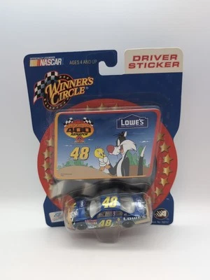 RCCA NASCAR 2002 Jimmie Johnson "Winners Circle" Looney Tunes 1:64 Diecast - Imagem 1 de 4