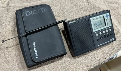 复古 Sangean ATS-800A FM/SW 世界波段接收器 收音机 工作 Miss Batt 封面 — 第 1/4 张图片