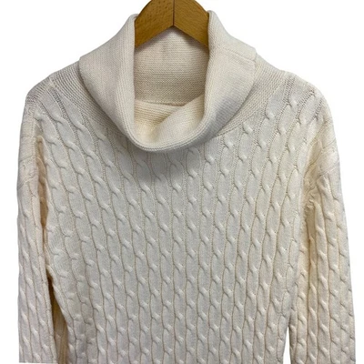 Vestido midi suéter cuello alto tejido con cable crema Monroe & Main talla L Foto 1 de 4