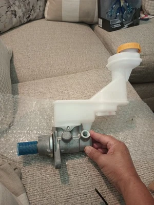 Главный тормозной цилиндр Nissan Rogue 2008 2015 США новый - Изображение 1 из 4